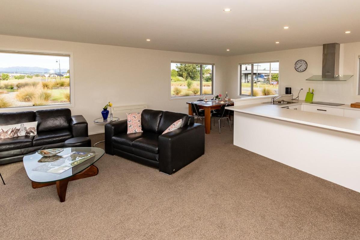 Poppa Pete's - Te Anau Holiday Home Bagian luar foto