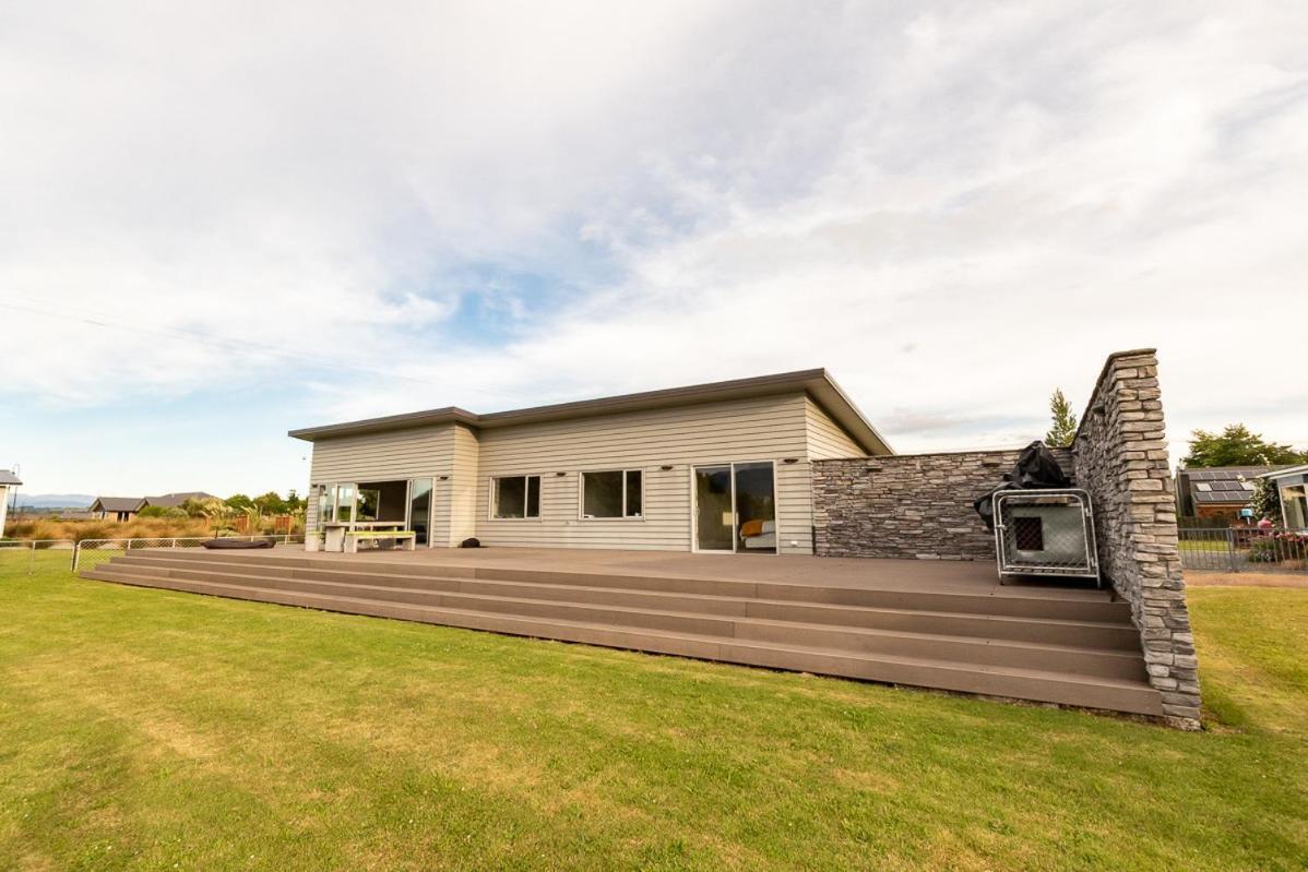 Poppa Pete's - Te Anau Holiday Home Bagian luar foto